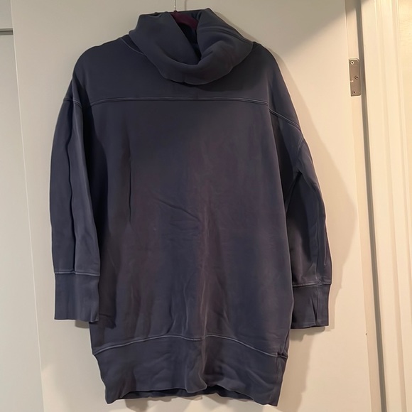 UO Sweatshirt Dress with Pockets - Picture 4 of 8